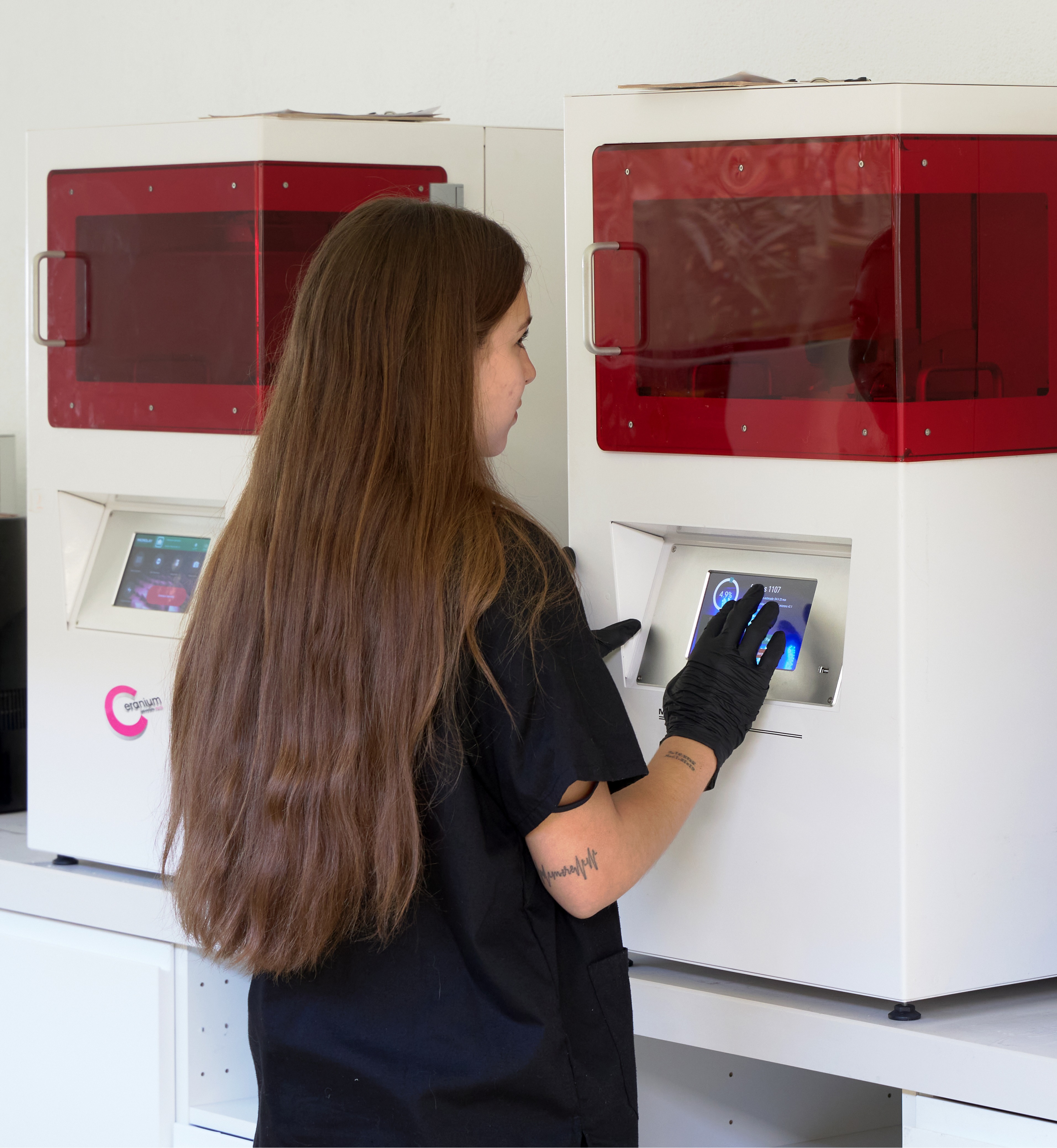 Tecnología digital dental avanzada en Laboratorio Ceranium: diseño, fresado e impresión 3D.