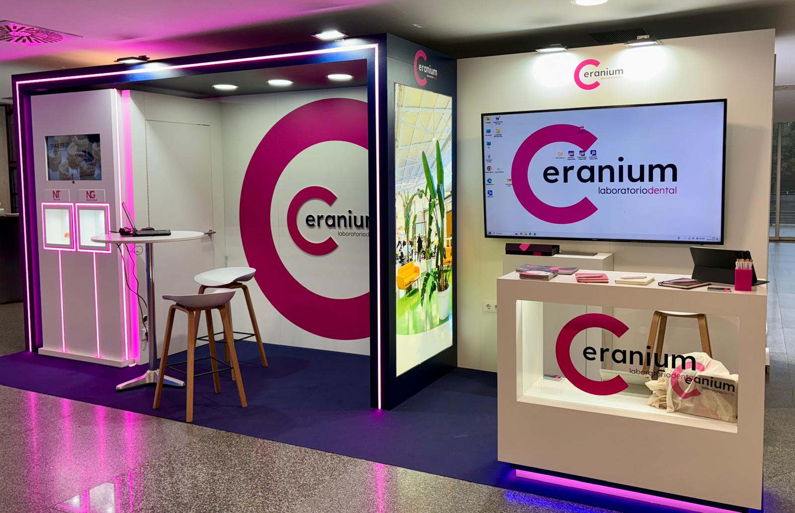 Stand de Laboratorio Dental Ceranium en SEPES Bilbao 2025 mostrando innovación y tecnología dental digital.